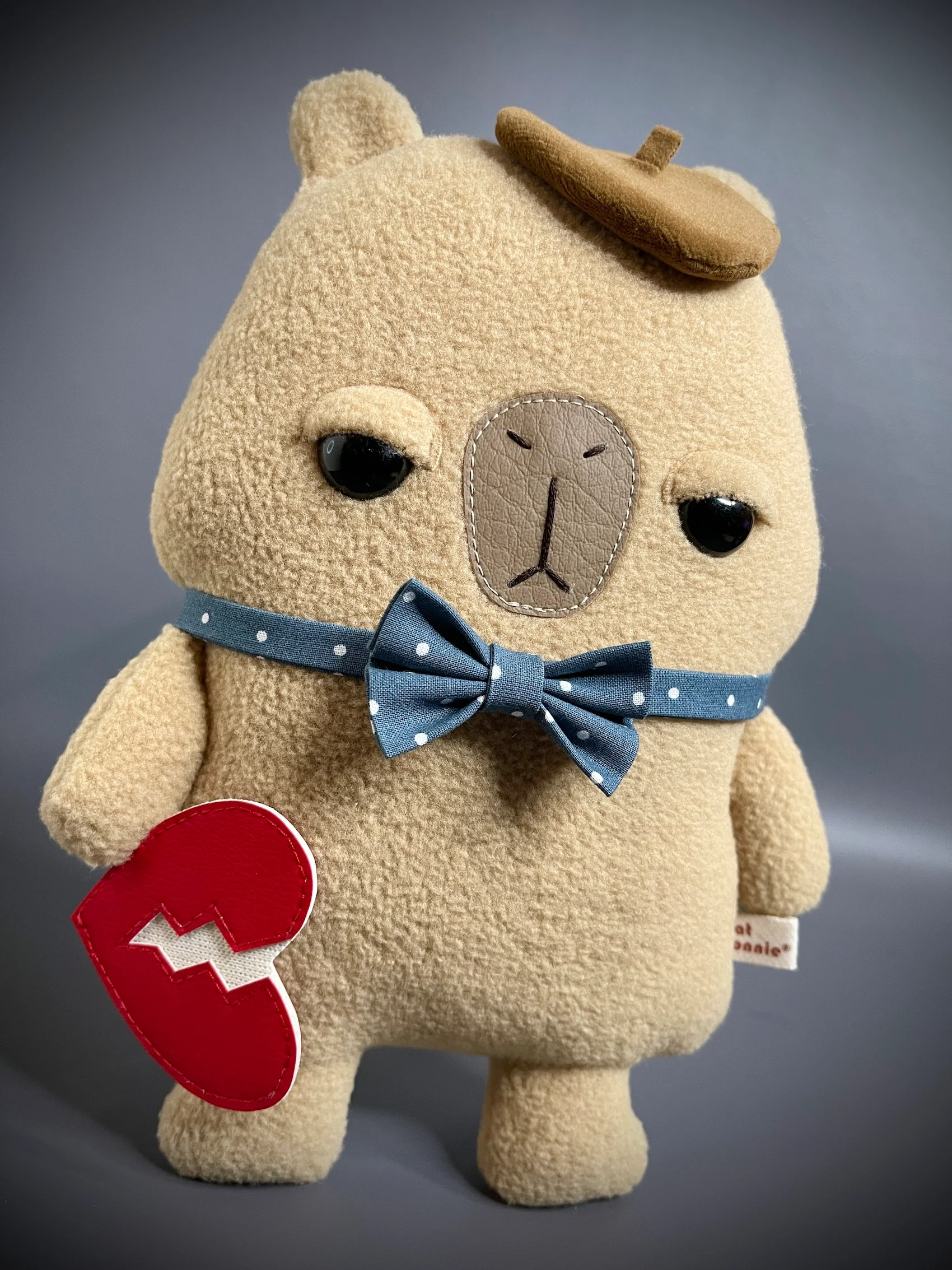 Cuties Show 2025 - Flat Bonnie - "Unimpressed Capy (V-Day Edition)" - Image 3